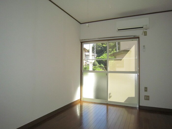 物件内観写真4　(居室)