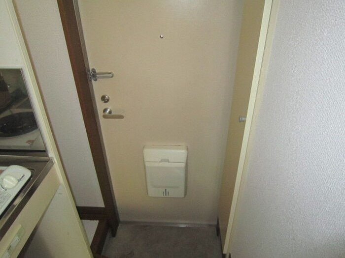 物件内観写真13　(玄関)