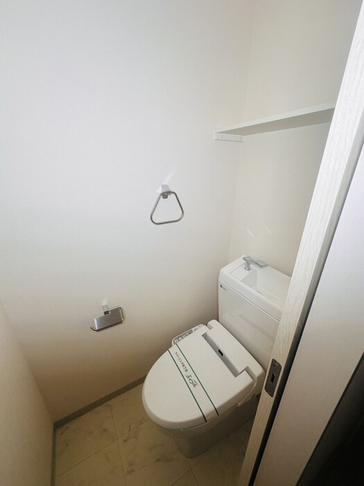 物件内観写真14　(トイレ)