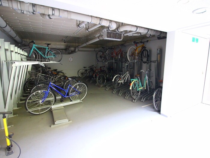 物件外観写真4　(駐輪場)