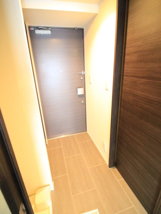 物件内観写真12　(玄関)