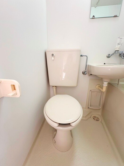 物件内観写真8　(トイレ)