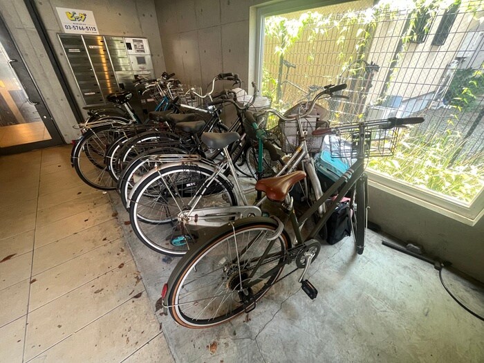 物件外観写真5　(駐輪場)