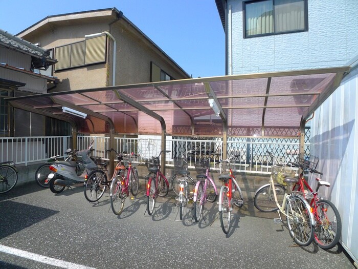 物件外観写真6　(駐輪場)