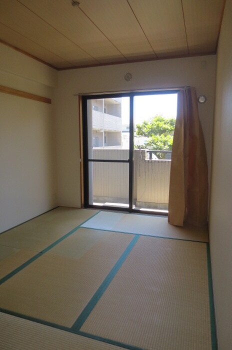 物件内観写真10　(居室)