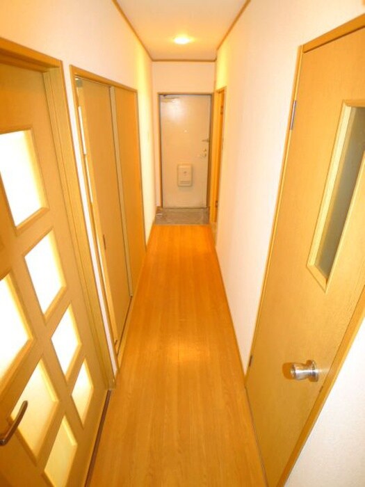 物件内観写真5　(廊下)