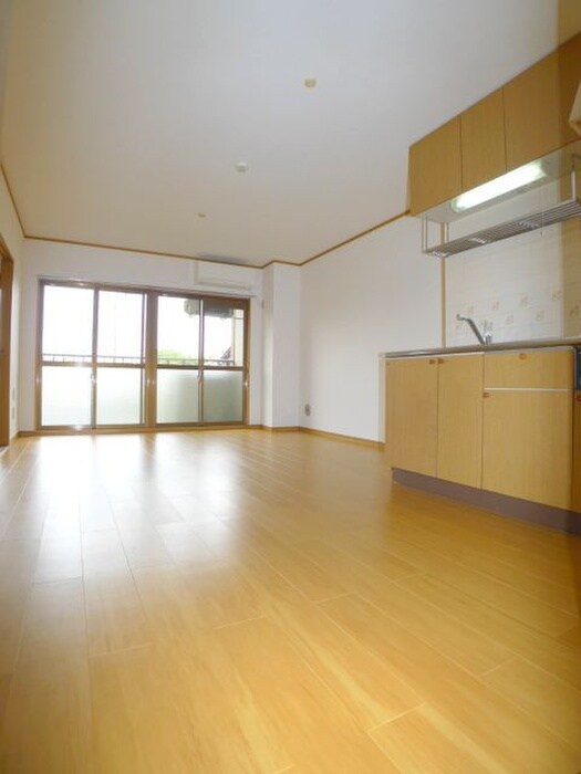 物件内観写真14　(室内からの展望)