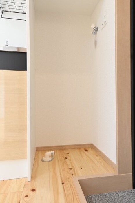 物件内観写真12　(洗濯機置場)