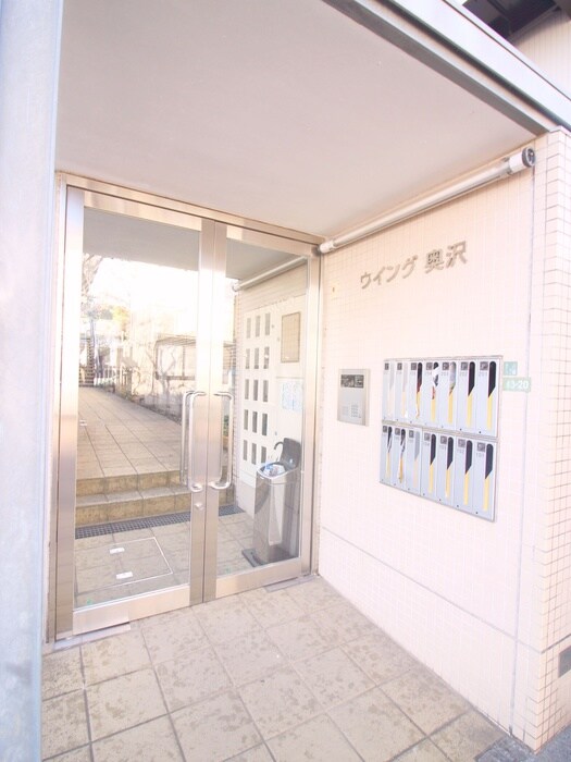 物件外観写真3　(エントランス部分)