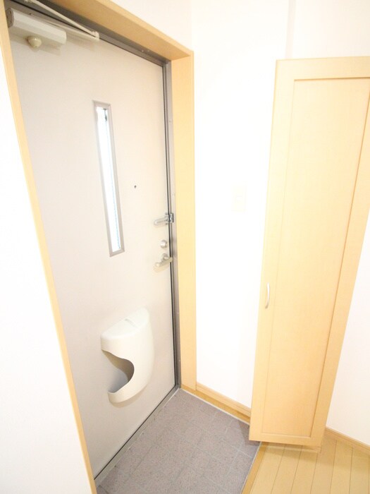 物件内観写真18　(玄関)