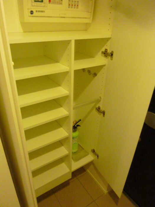 物件内観写真15　(靴箱)