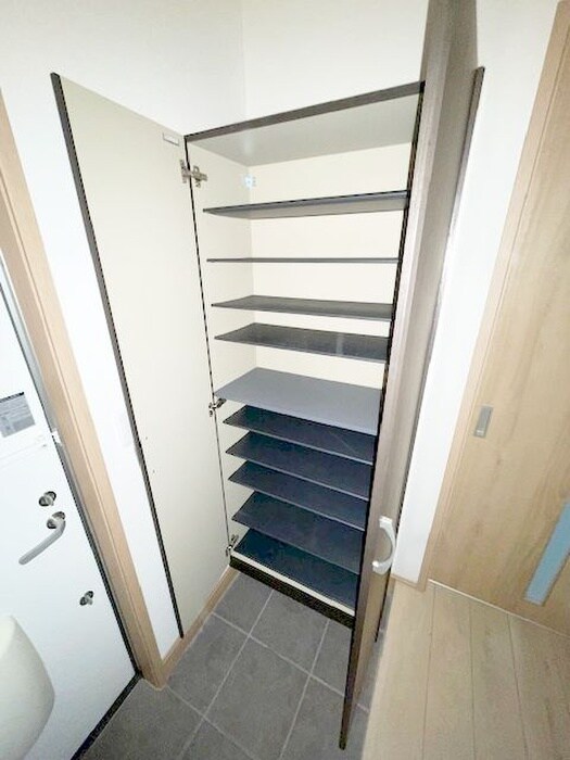 物件内観写真19　(靴箱)