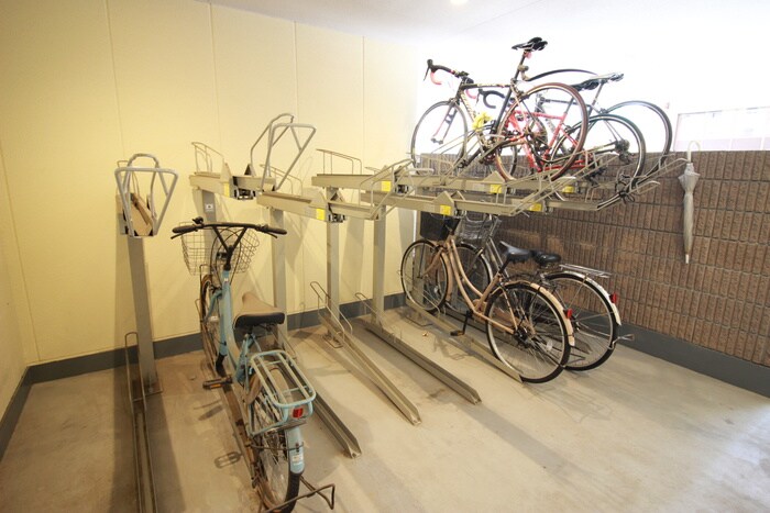 物件外観写真3　(駐輪場)