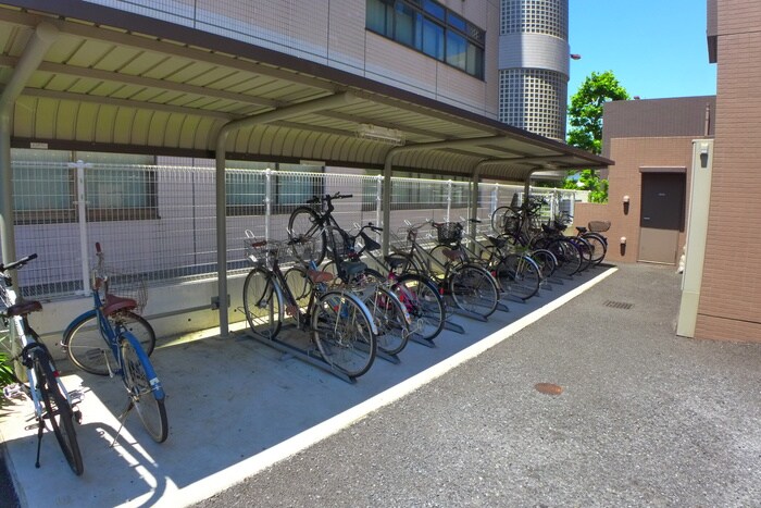 物件外観写真3　(駐輪場)
