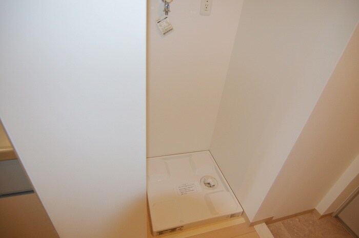 物件内観写真12　(洗濯機置場)