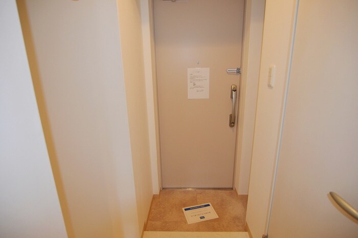 物件内観写真14　(玄関)