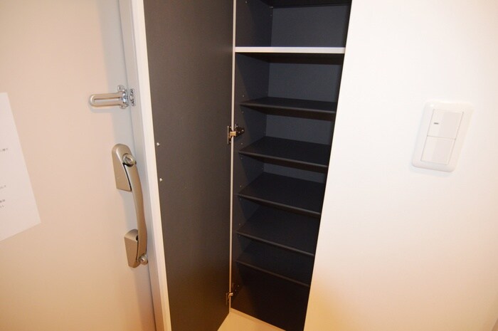 物件内観写真15　(靴箱)