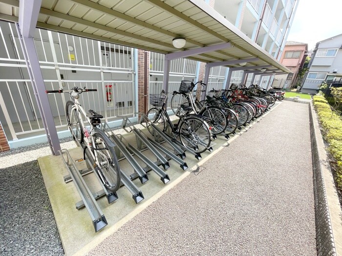 物件外観写真3　(駐輪場)