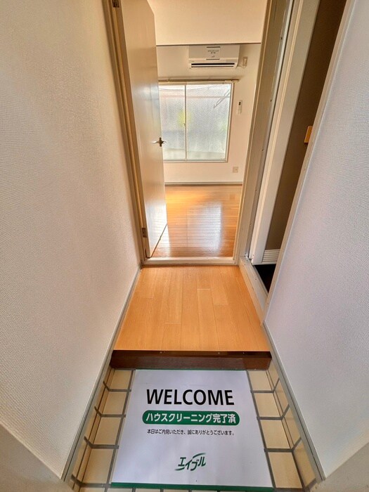 物件内観写真16　(玄関)