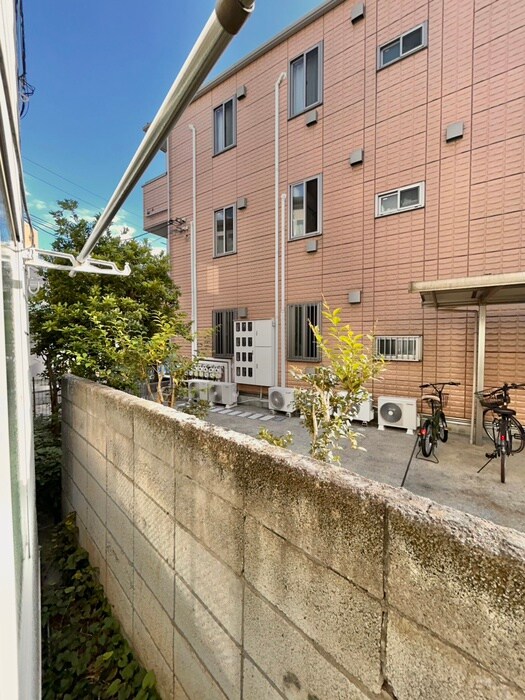 物件内観写真20　(室内からの展望)