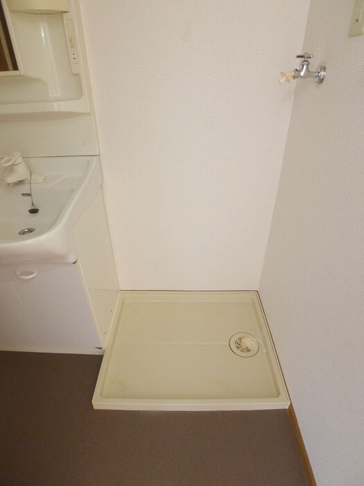 物件内観写真14　(洗濯機置場)