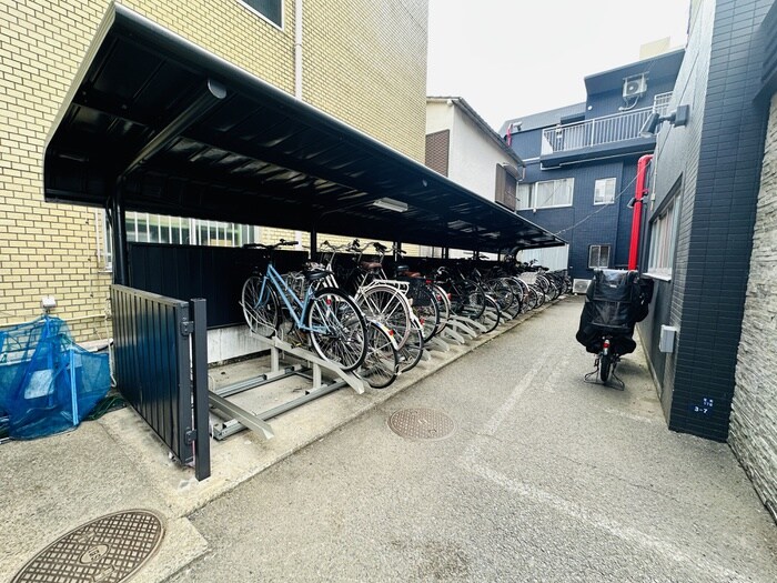 物件外観写真5　(駐輪場)