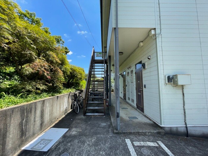 物件外観写真2　(エントランス部分)