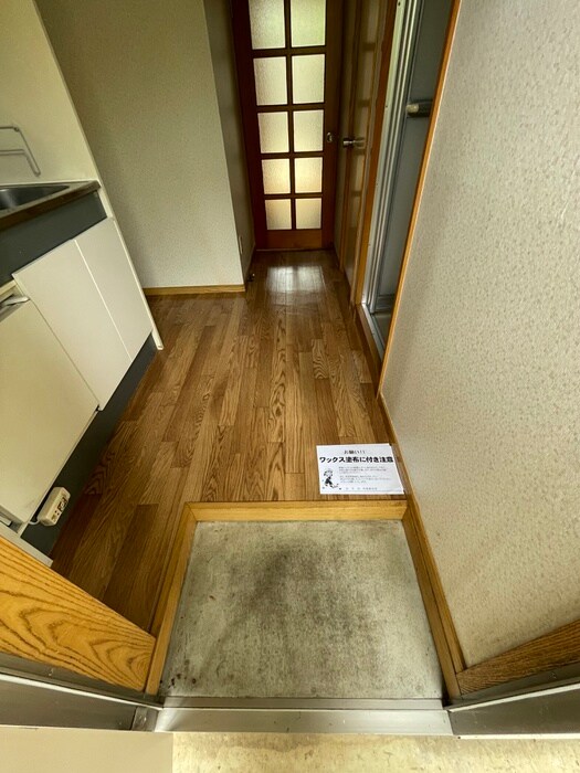 物件内観写真13　(玄関)