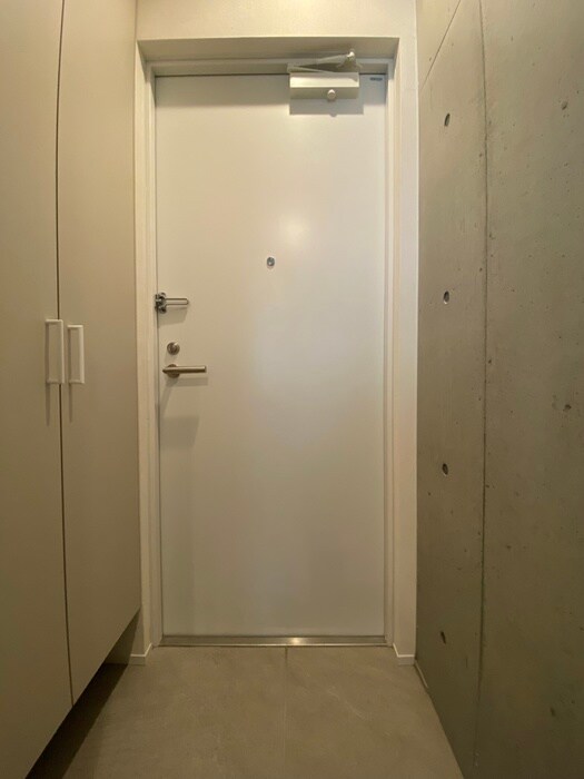 物件内観写真15　(玄関)