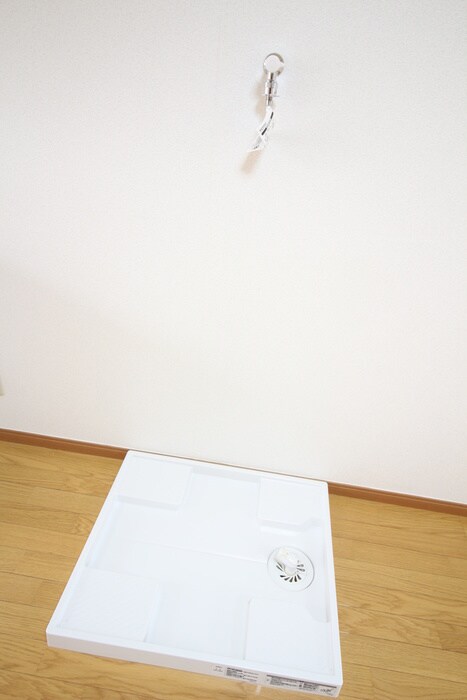 物件内観写真15　(洗濯機置場)