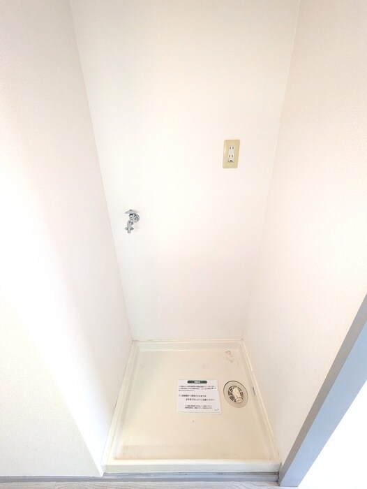 物件内観写真15　(洗濯機置場)
