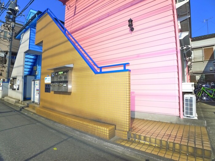 物件外観写真3　(エントランス部分)