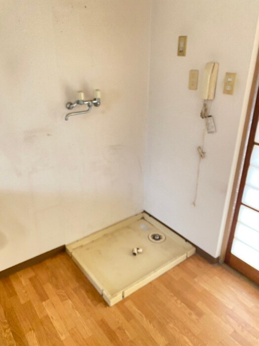 物件内観写真11　(洗濯機置場)