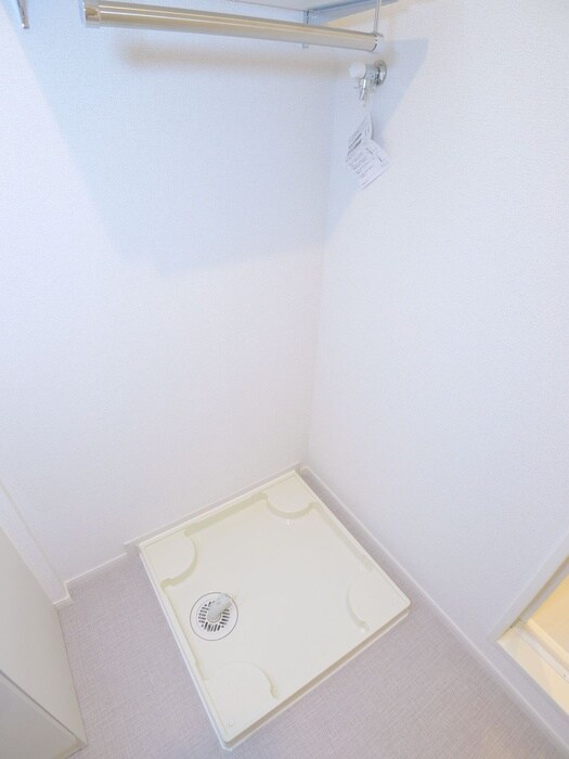 物件内観写真13　(洗濯機置場)