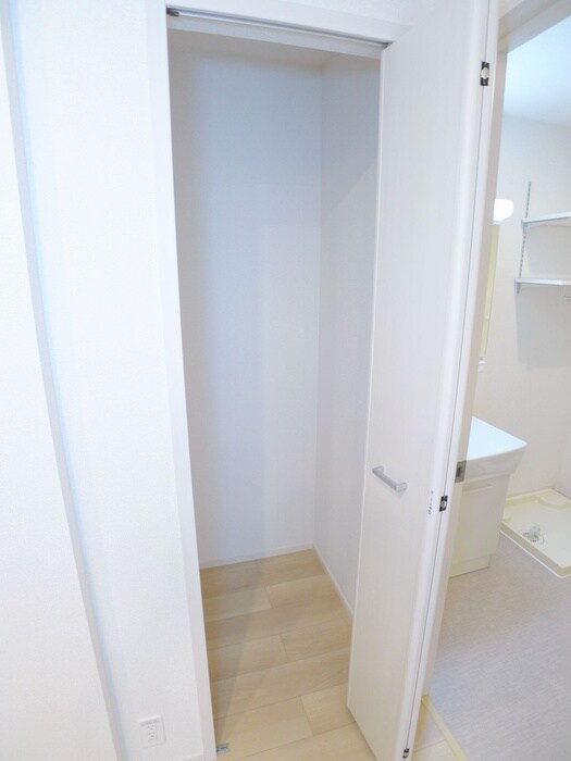 物件内観写真15　(収納)