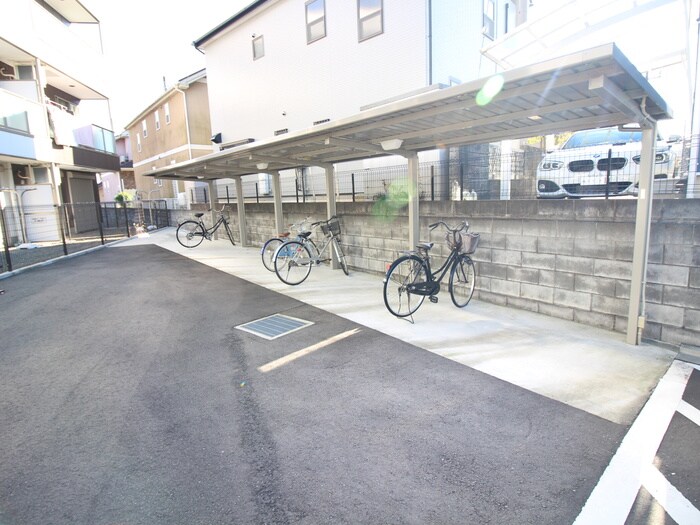 物件外観写真3　(駐輪場)