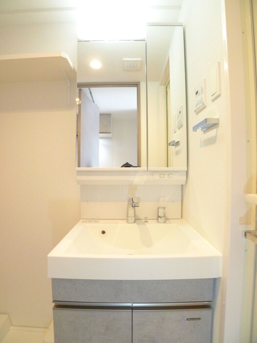 物件内観写真11　(洗面)