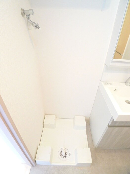 物件内観写真14　(洗濯機置場)