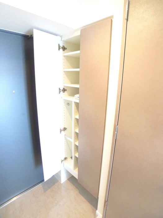 物件内観写真15　(靴箱)
