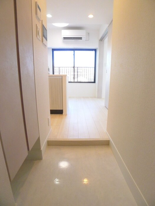 物件内観写真16　(玄関)