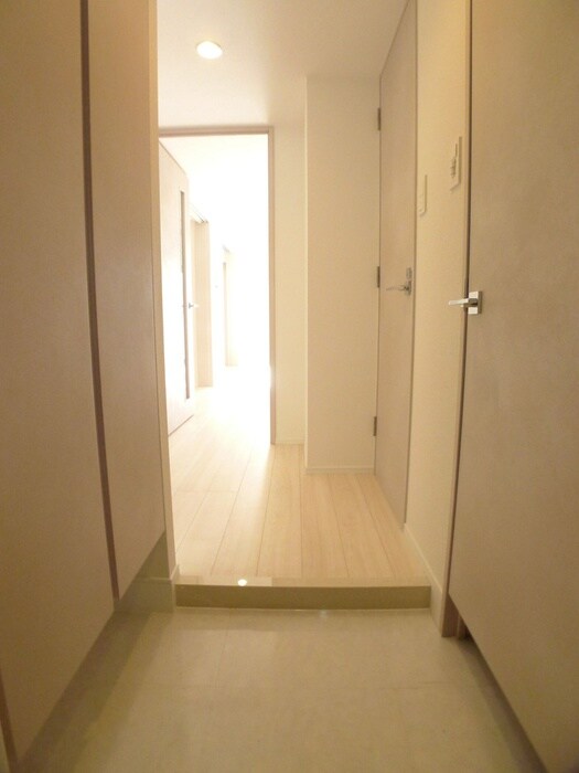 物件内観写真16　(玄関)