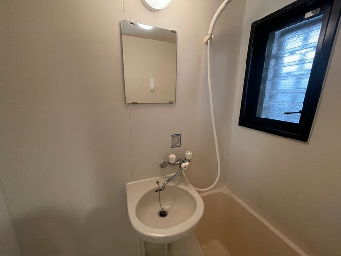 物件内観写真12　(洗面)