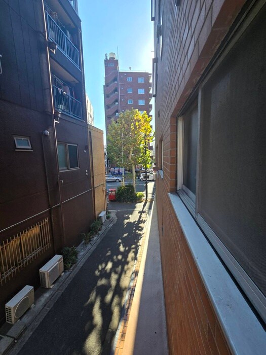 物件内観写真16　(室内からの展望)