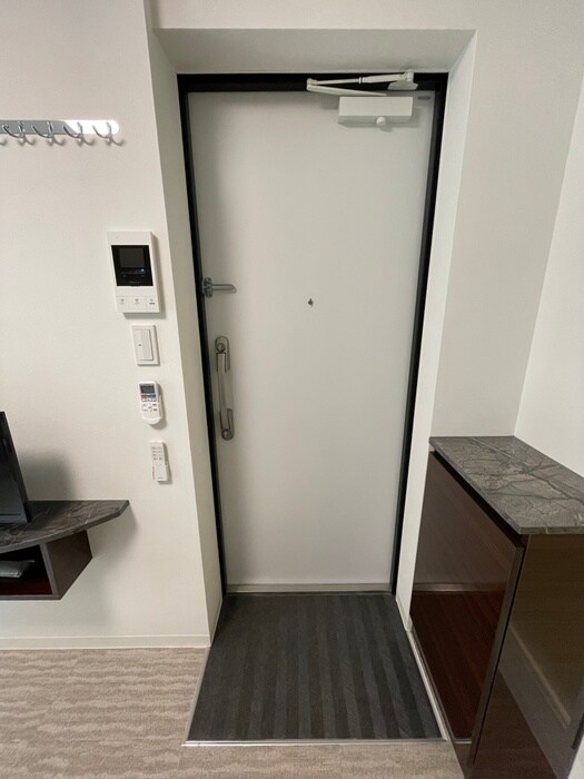 物件内観写真7　(玄関)