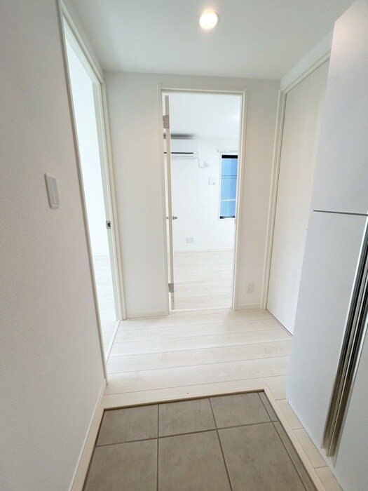 物件内観写真18　(廊下)