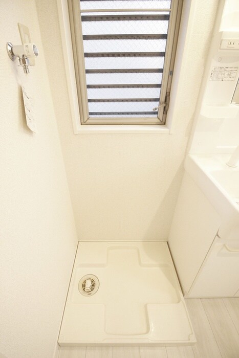 物件内観写真15　(洗濯機置場)