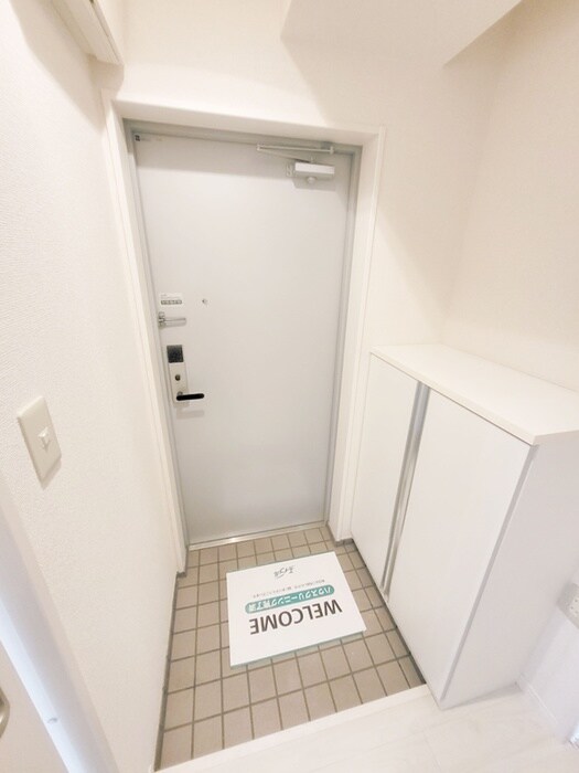 物件内観写真16　(玄関)