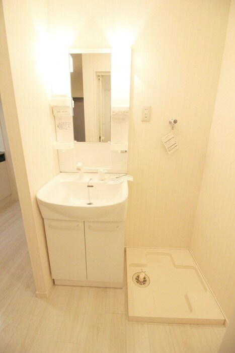 物件内観写真16　(洗濯機置場)