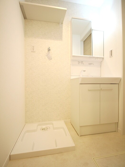 物件内観写真14　(洗濯機置場)