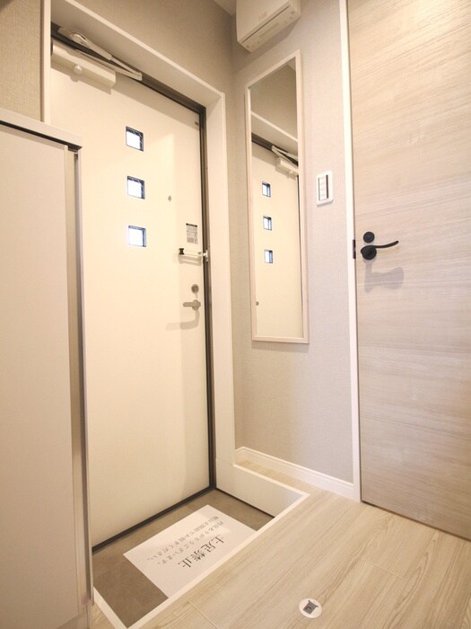 物件内観写真17　(玄関)